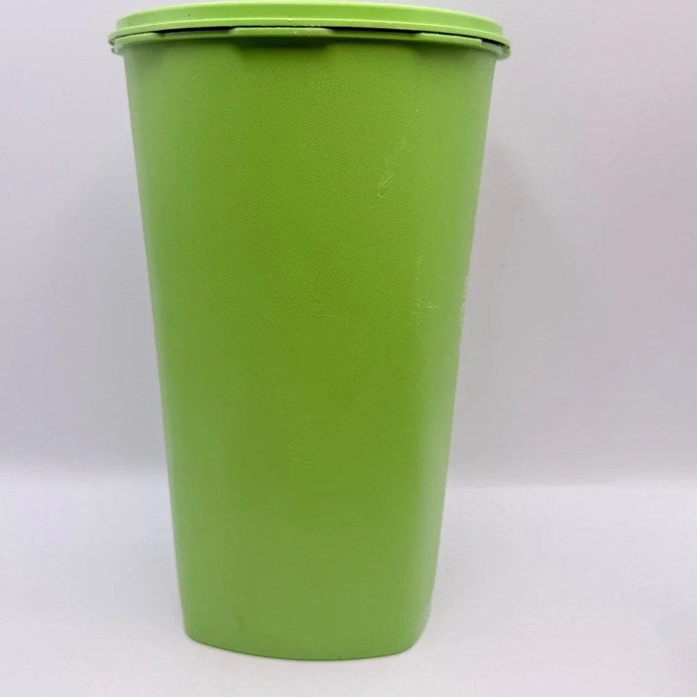 Vintage Tupperware Lime Green Servalier Canister 1222-4 Sunburst Lid 9.25 Inch